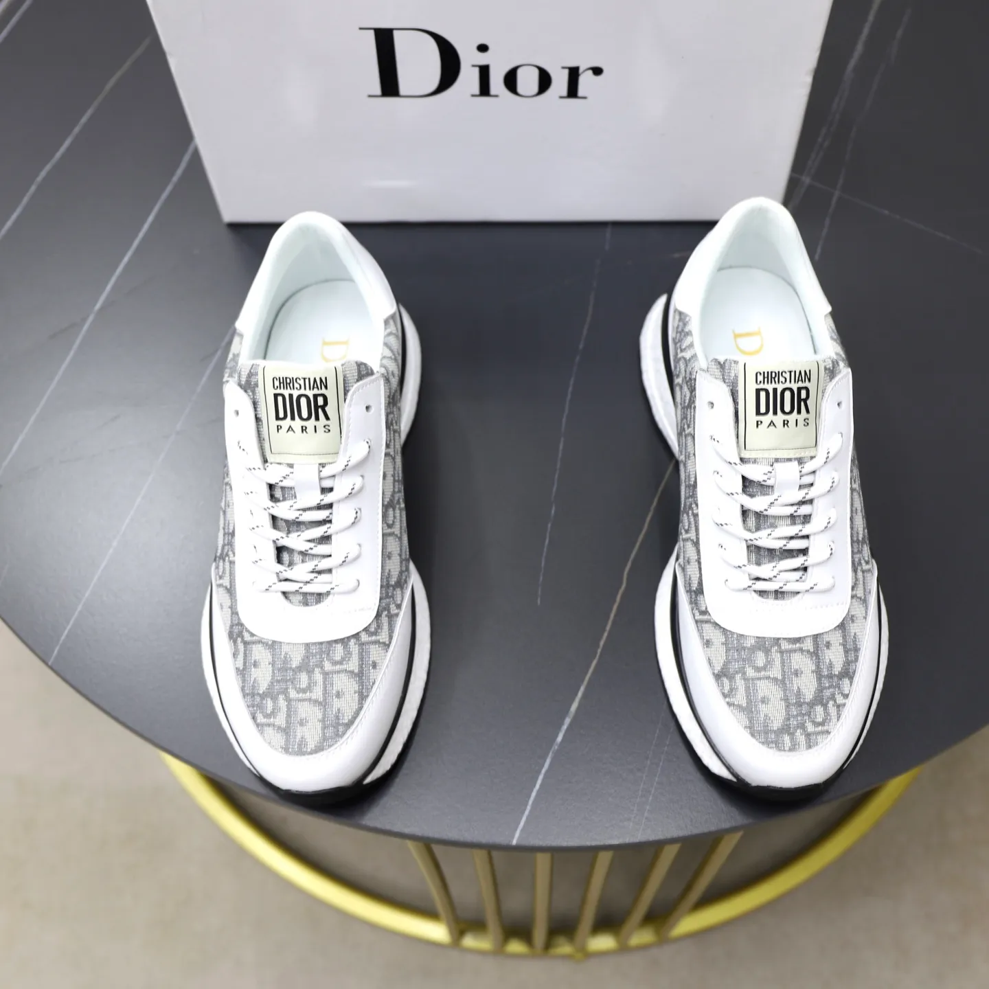 Ex-factory price: 462💰🙅‍♂️🙅‍♂️🙅‍♂️ Brand: Dior DIOR Standard code: 38-44 (45 customized) Grade: Same as the official website Material: Original material splicing Comfortable and breathable lining Lightweight and wear-resistant sports outsole Style category: Men's fashionable casual shoes Running sneakers Distinguished luxury brand elements Top luxury Color: actual picture color